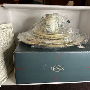Lenox Courtyard Gold 5 Piece Place Setting 6037599 NEW IN BOX